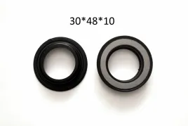 Сальник свечного колодца 30*48*10