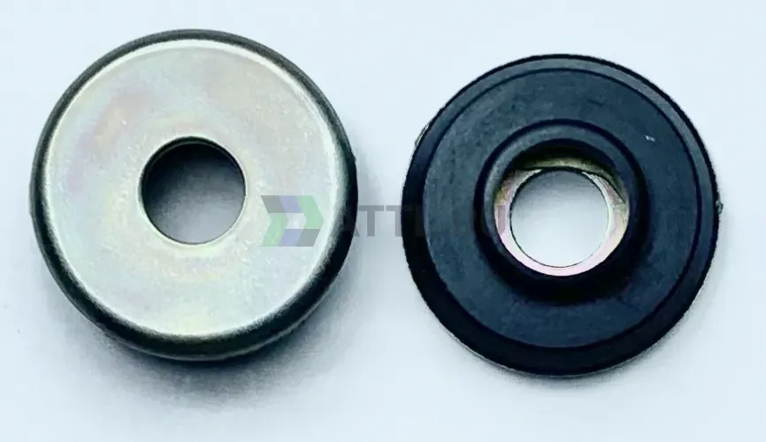 Сальник свечного колодца  фото 2